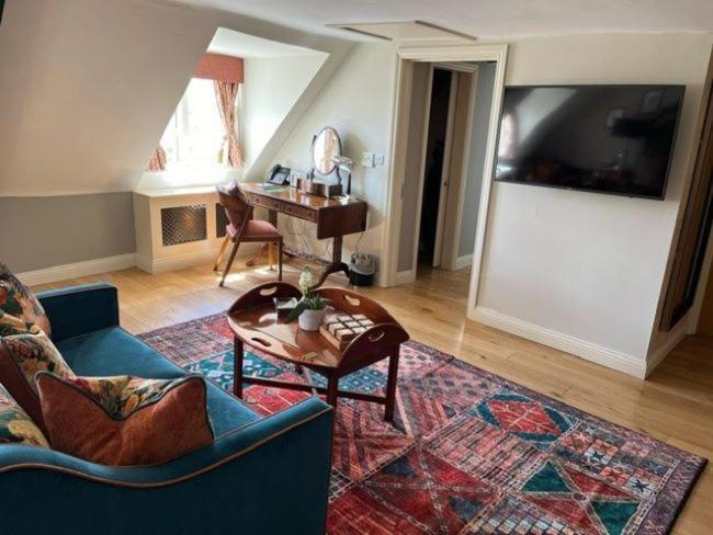 The White Horse Hotel, Romsey, Hampshire Dış mekan fotoğraf